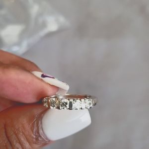 5 stone diamond anniversary band